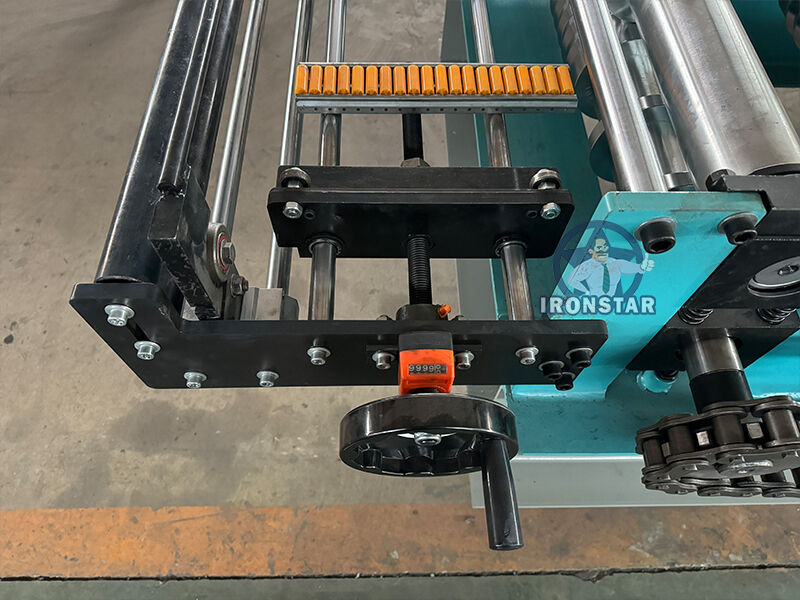 “600 630 660 corrugated roofing sheet roll forming machine in Japan”